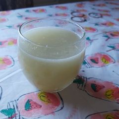 A picture of Apple juice.
