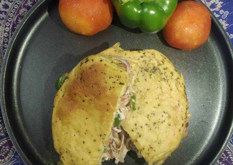 Wheat 🌾flour fenugreek flavoured kulcha sandwich Wheat 🌾flour fenugreek flavoured kulcha sandwich