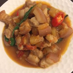 A picture of Pear stew pork belly.