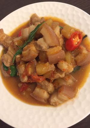 A picture of Pear stew pork belly.