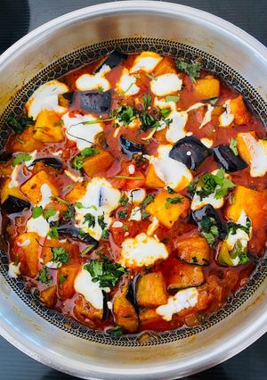 A picture of Aubergine and Paneer Shaak.