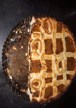 Una foto de Pasta forma de membrillo y dulce de leche