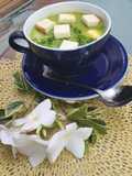 পেঁয়াজ পাতার স‍্যুপ(Spring onion soup)