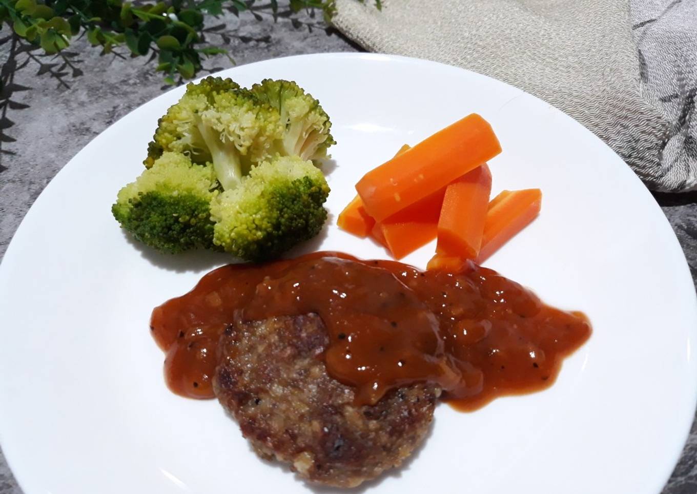 Resep BEEF PATTY / BEEF PATTY STEAK yang Bisa Manjain Lidah