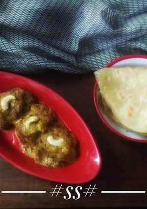 A picture of Cottage cheese balls with creamy butter masala.