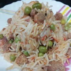 A picture of Soya chunk and Pea Pulav.