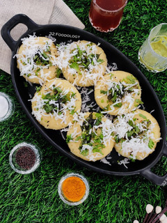A picture of Khaman Dhokla.
