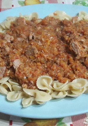 Una foto de Salsa de atún y verduras
