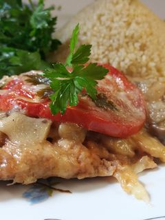 Mozzarellás-gombás csirkemell recept fotója