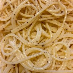 A picture of Cacio e Peppe (Pasta with Cheese & Pepper).
