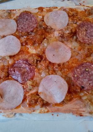 Zdjęcie przepisu Pizza domowa 🍕🍕🍕🍕.