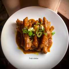 รูปของ Ceker bumbu toping mie ayam