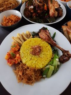 Foto resep Nasi Kuning Ricecooker