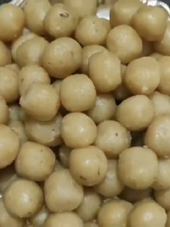 இனிப்பு கொழுக்கட்டை - ஸ்வீட் பால் (Inippu kolukattai recipe in tamil) செய்முறை முக்கிய புகைப்படம்