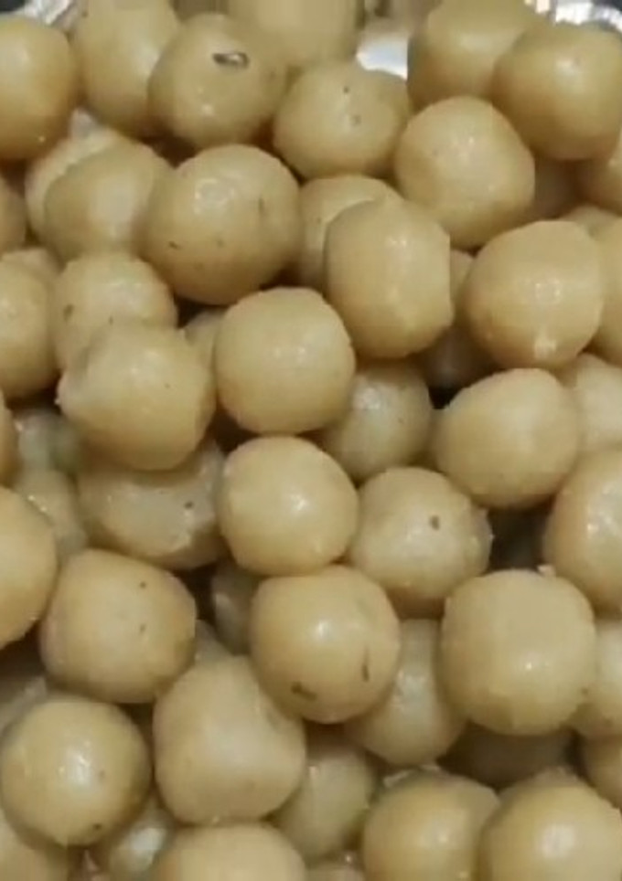 இனிப்பு கொழுக்கட்டை - ஸ்வீட் பால் (Inippu kolukattai recipe in tamil) செய்முறை முக்கிய புகைப்படம்