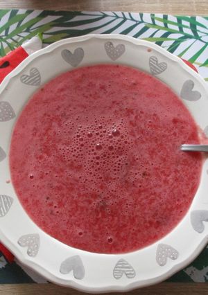 Mentás-mézes-rumos hideg görögdinnye leves recept fotója