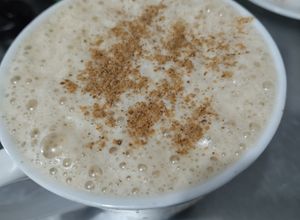 Una foto de Café especiado a mi manera 🥰☕🍫🍯😜