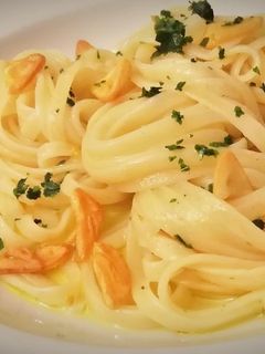 Una foto de Tagliatelle All'aglio e olio (Tallarines al Ajo y Aceite)