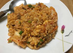 Una foto de Arroz frito con kimchi