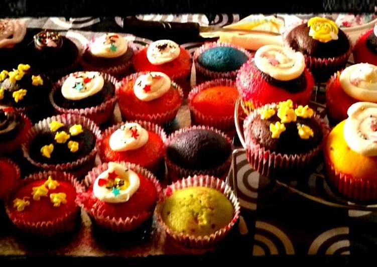 Step-by-Step Guide to Make Homemade Holi Cupcakes/Rainbow Cupcakes