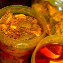 A picture of Andhra avakaya (raw mango pickle in andhra style).