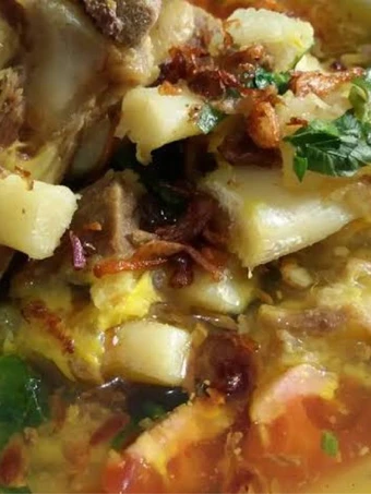 Cara Gampang Menyiapkan Resep Soto Daging&amp;Tulang Sapi Kuah kuning yang Bikin Ngiler Anti Ribet, Menggugah Selera