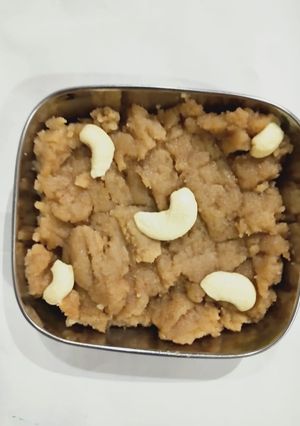 A picture of Wheat flour Halwa.
