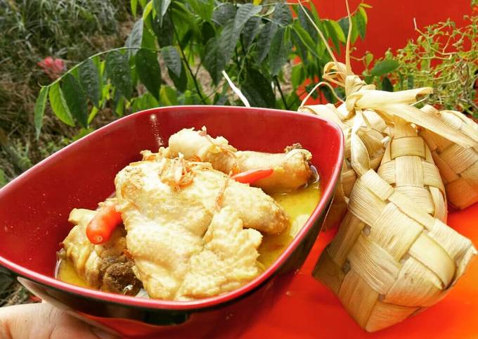 Opor Ayam Bumbu Kuning