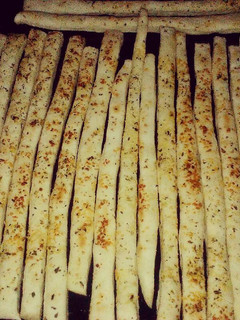 Una foto de Grisines de queso y orégano