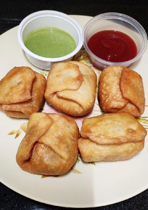 চাইনিজ পকেট সামোসা (chinese pocket samosa recipe in Bengali) রেসিপির প্রধান ছবি