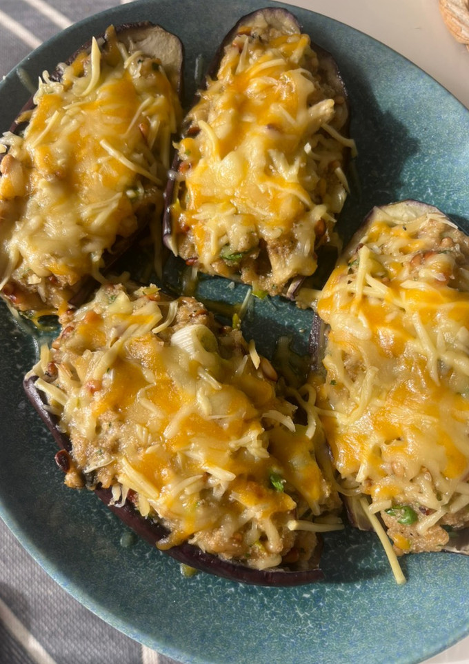 Una foto de Berenjenas rellenas rápidas en el microondas: Batch cooking saludable