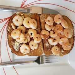 A picture of Prawns on Toast 😘.