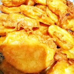 A picture of Aloo pakoras.