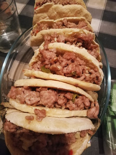 Una foto de Pan de pita relleno de carne picada