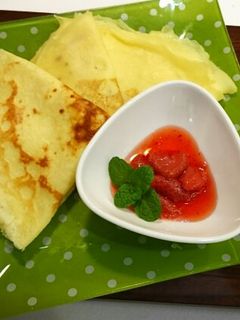 【初戀的酸甜滋味】法式草莓優格可麗餅 的食譜成品照片