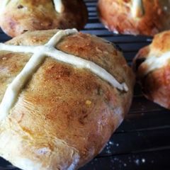 A picture of Hot Cross Buns.