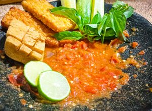 Foto resep Sambal Mentah Tomat Ranti
