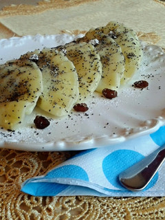 Baracklekváros, mazsolás, mákos derelye recept fotója