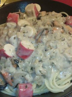 Tejszínes-gombás tenger gyümölcsei recept fotója