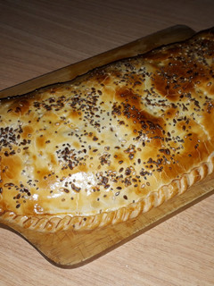 Una foto de Calzone de atún