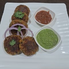 A picture of Leftover khichadi kabab with lauki.