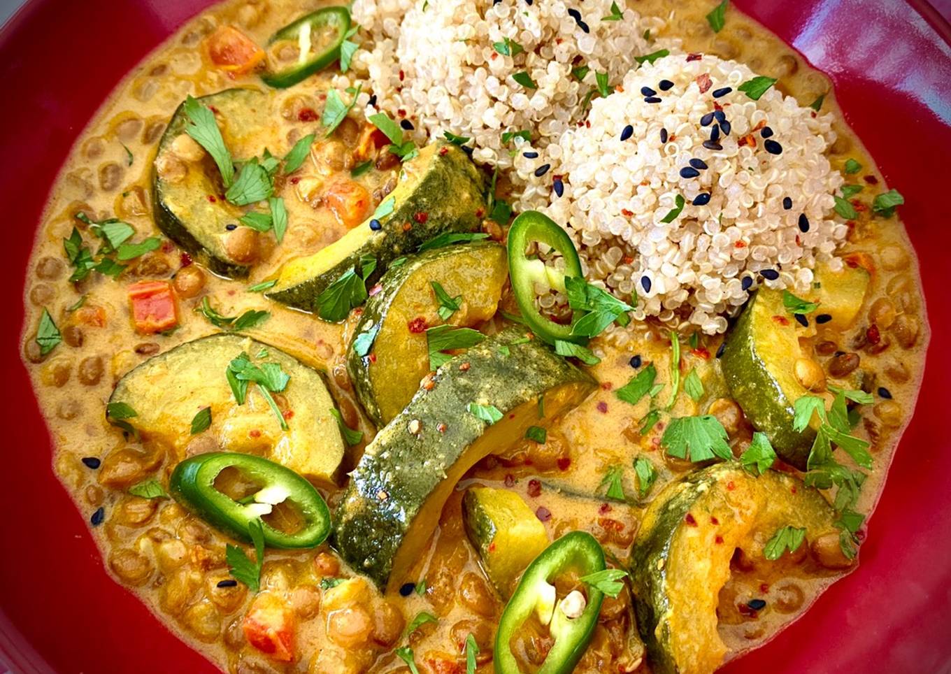 Curry Thai de lentejas y calabacín