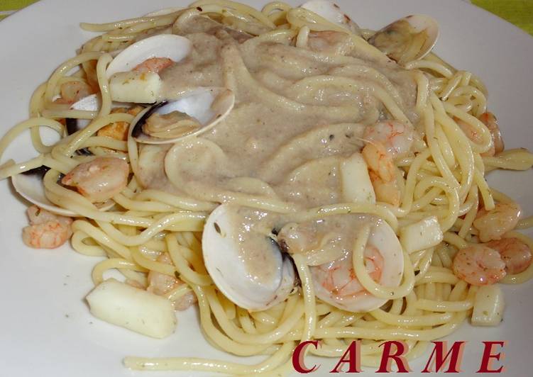 Espaguetis marineros con salsa de setas