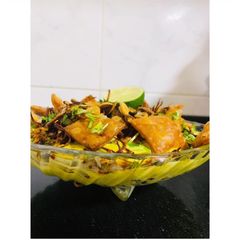 A picture of Burmese Khausay.