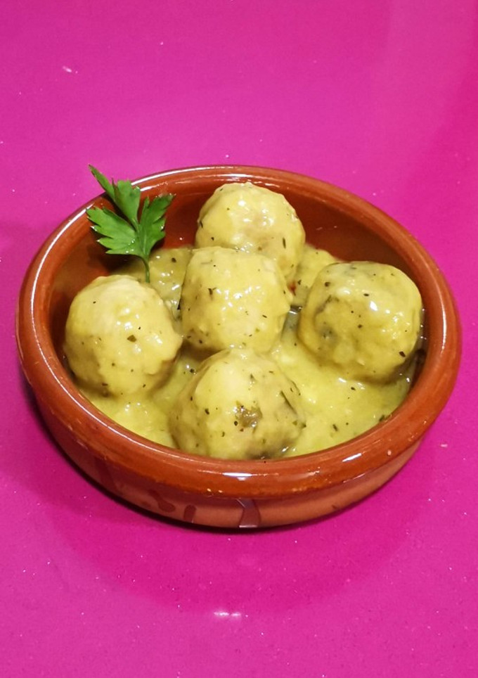 Una foto de Albóndigas en salsa de brandy y mostaza