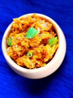 ओल्या हळदीचे लोणचे (Olya Haldiche Lonche Recipe In Marathi) रेसिपी चे मुख्य फोटो 