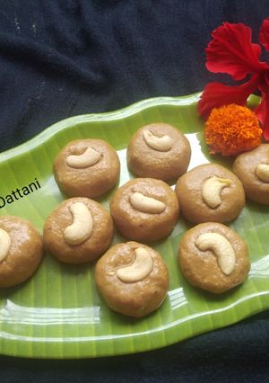 બેસન મલાઇ લાડુ(Besan Malai ladoo recipe in gujarati) રેસીપી મુખ્ય ફોટો