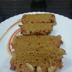A picture of Carrot & Raisin Cake.