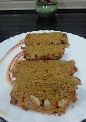 A picture of Carrot & Raisin Cake.