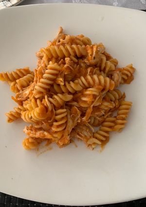 Una foto de Tornillitos con salsa de tomates y especias